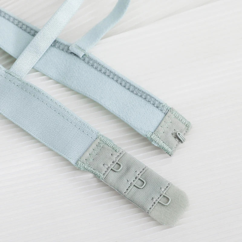 طقم حمالة صدر فرنسية مزخرفة بالزهور للنساء