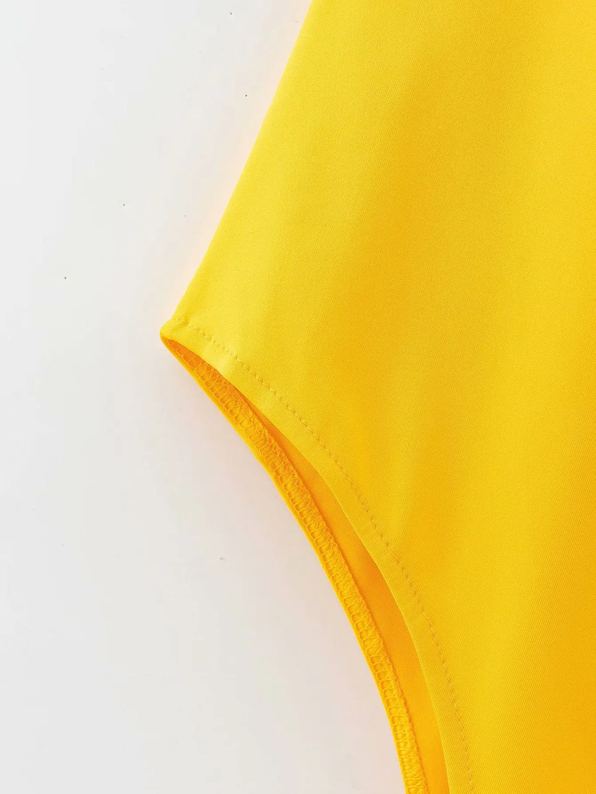 بدلة نادي نسائية ضيقة سادة