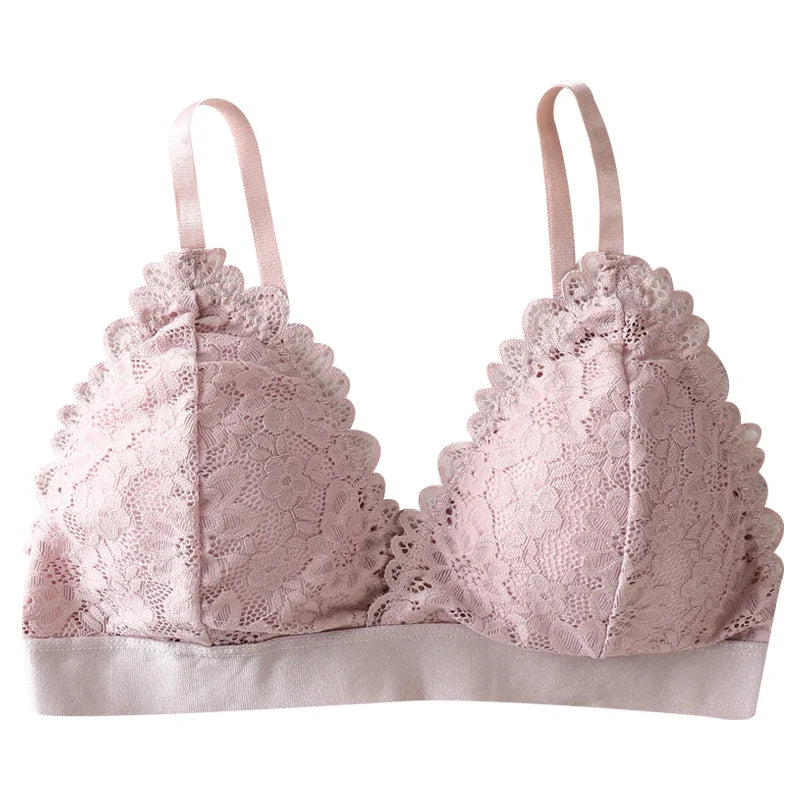 حمالة صدر نسائية من الدانتيل على شكل مثلث