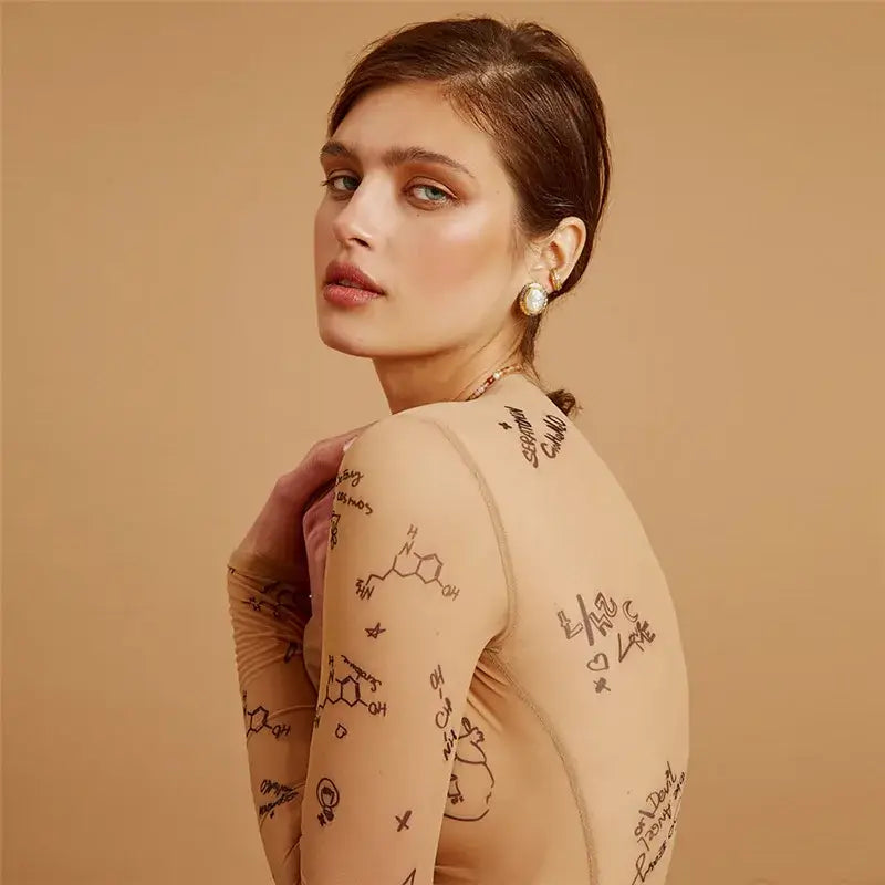 بدلة جسم نسائية مطبوعة بأكمام طويلة ونحيفة