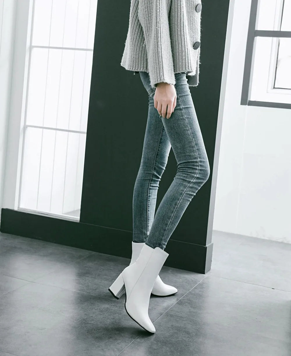 حذاء نسائي بكعب متوسط وسحاب جانبي للكاحل - أحذية شتوية كاجوال