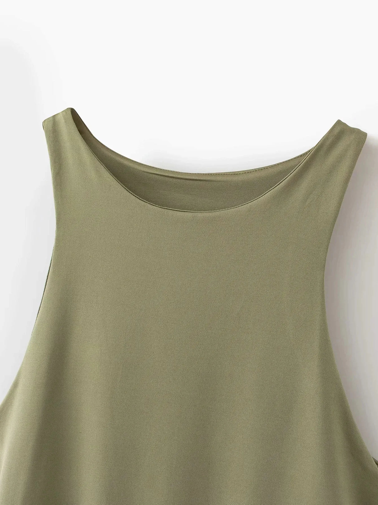 بدلة نادي نسائية ضيقة سادة