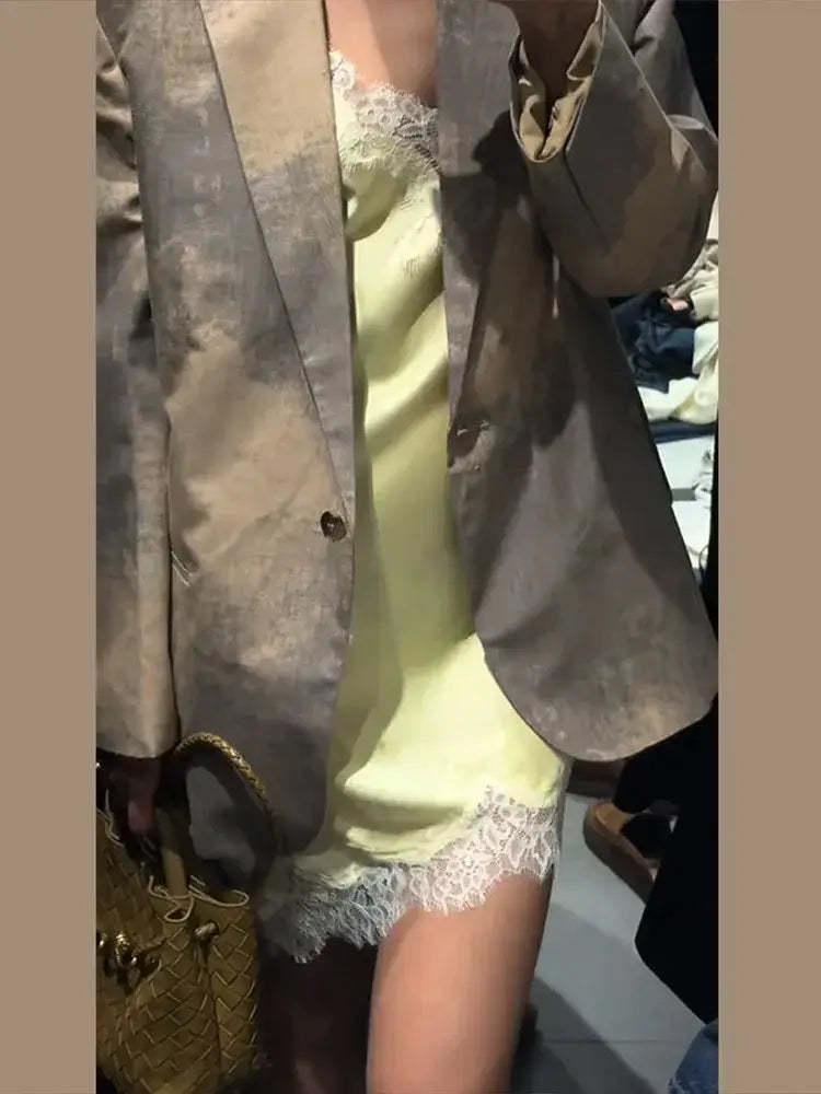 طقم فستان وسترة من الدانتيل المرقّع للنساء