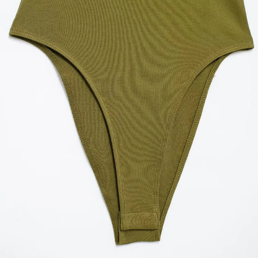 بدلة جسم نسائية بأزرار كبس مضلعة