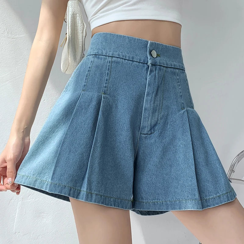 Women's Loose Pleated Denim Shorts