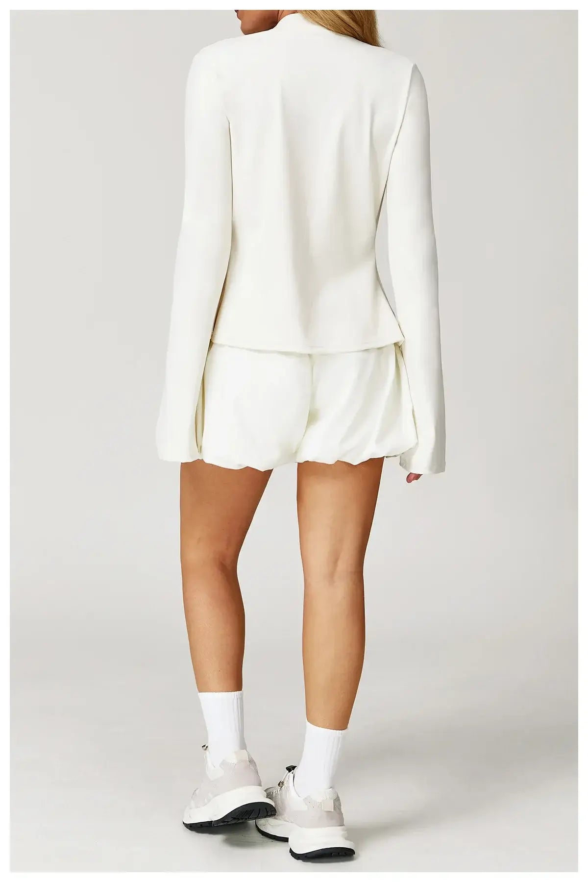 سترة تدريب نسائية مرنة بقصّة Slim Fit