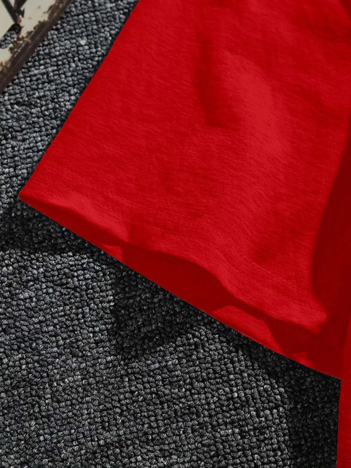 تي شيرت نسائي بأكمام قصيرة وطبعة قطة حمراء مقاس كبير