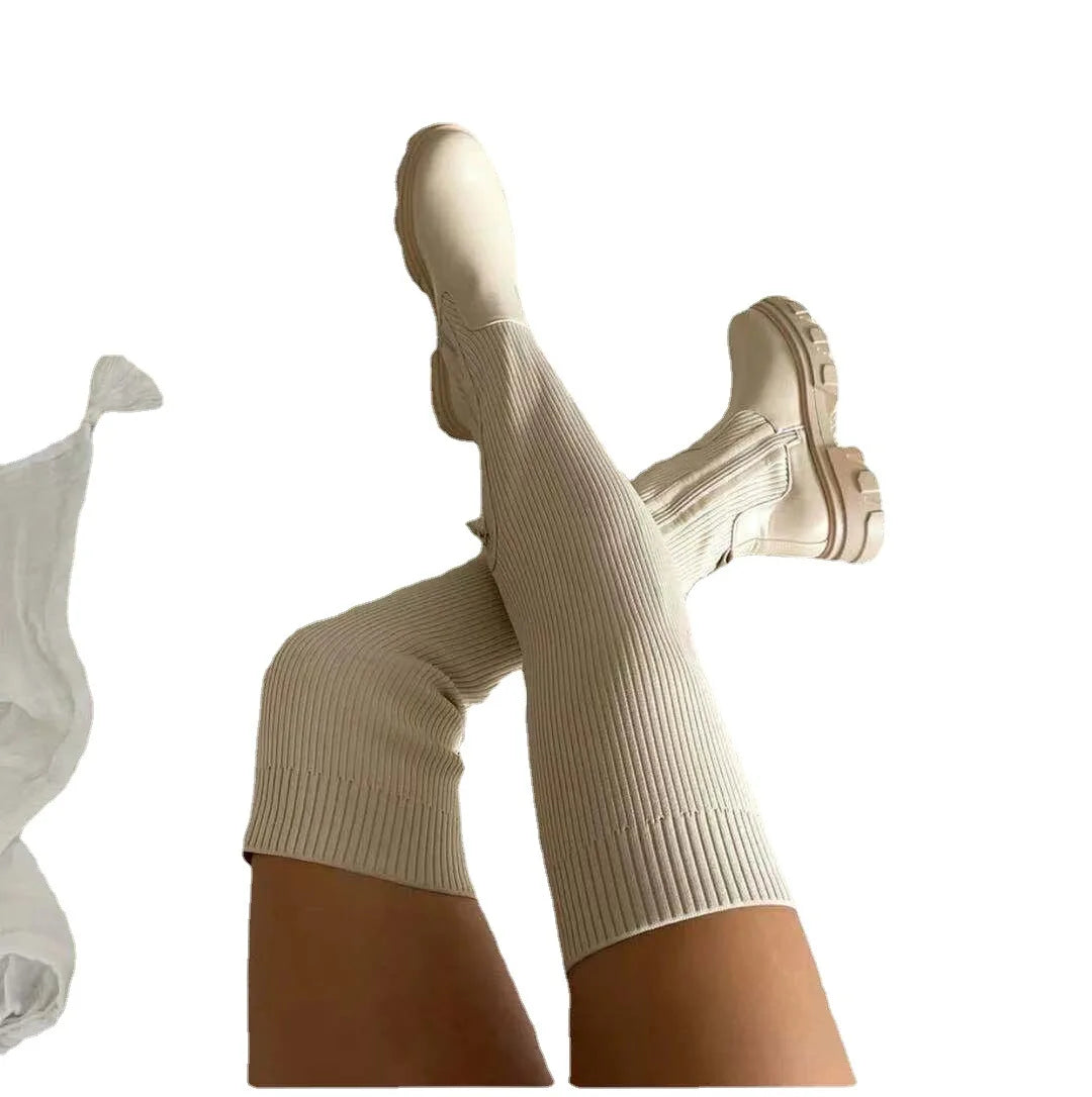 حذاء نسائي بكعب سميك من المخمل المرن يصل إلى الركبة