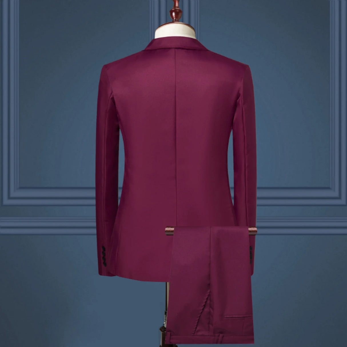 بدلة عمل مصممة خصيصًا للرجال