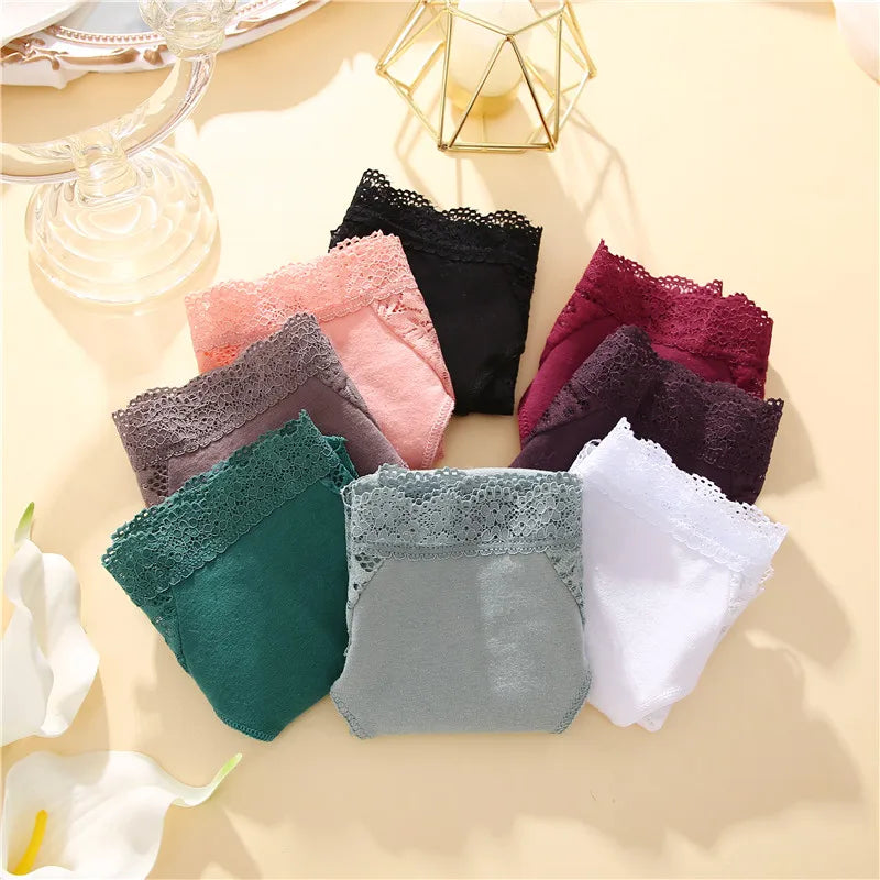 ملابس داخلية نسائية وردية اللون