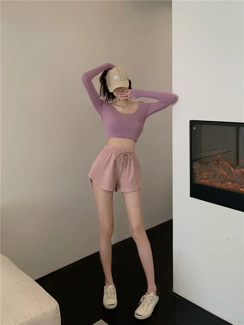 شورت رياضي نسائي واسع الساق