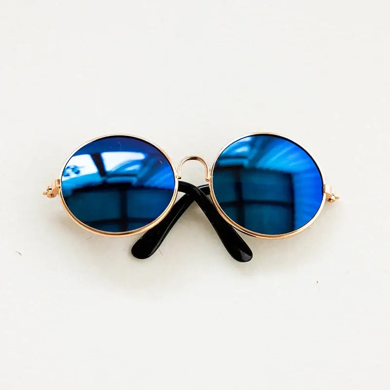 Colorful round sunglasses for newborn photography accessories, ideal for creating charming photo shoots.