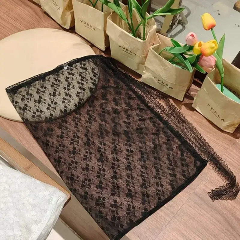 تنورة نسائية من الدانتيل والتول بتصميم عتيق