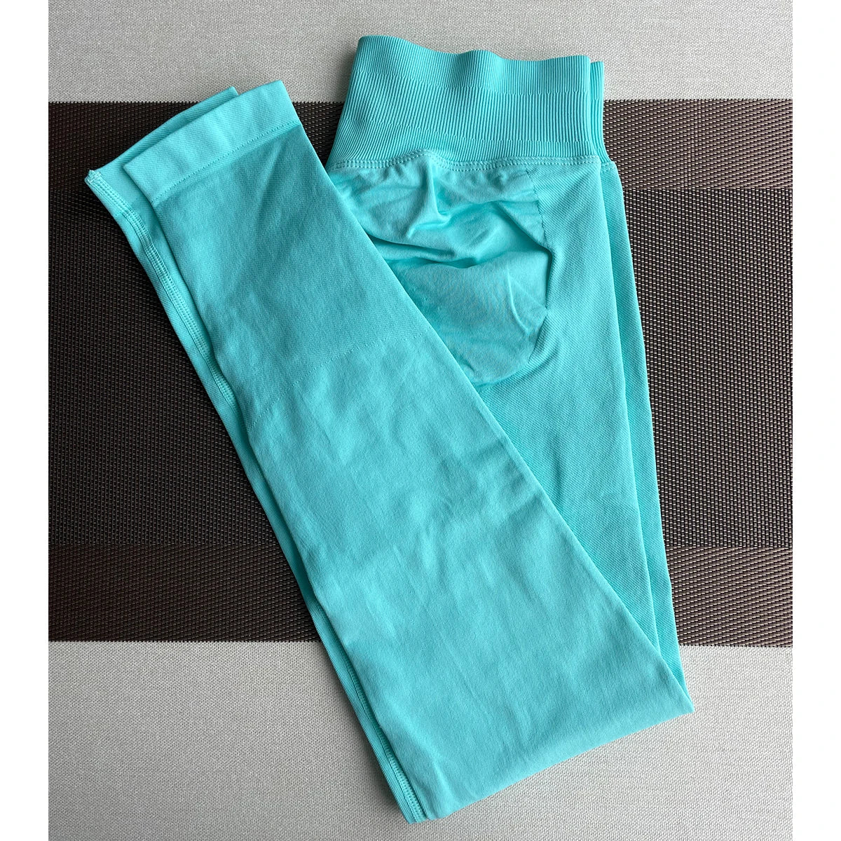 بنطال يوغا ضيق بدون درزات للنساء