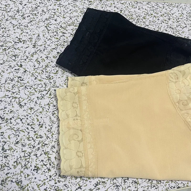 شورت تشكيل الساعة الرملية للنساء