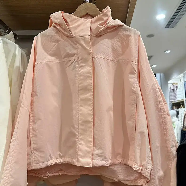 معطف نسائي رقيق بغطاء للرأس واقٍ من الرياح