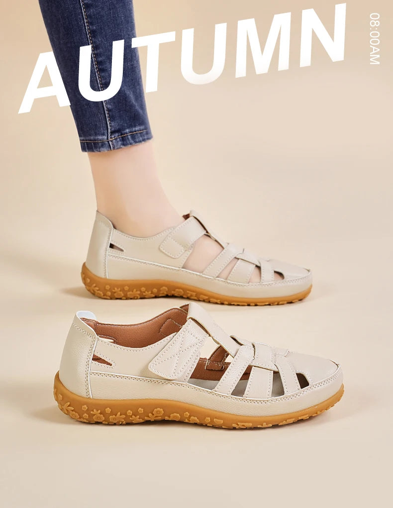 صنادل نسائية صيفية مسطحة بأصابع مغطاة للمشي