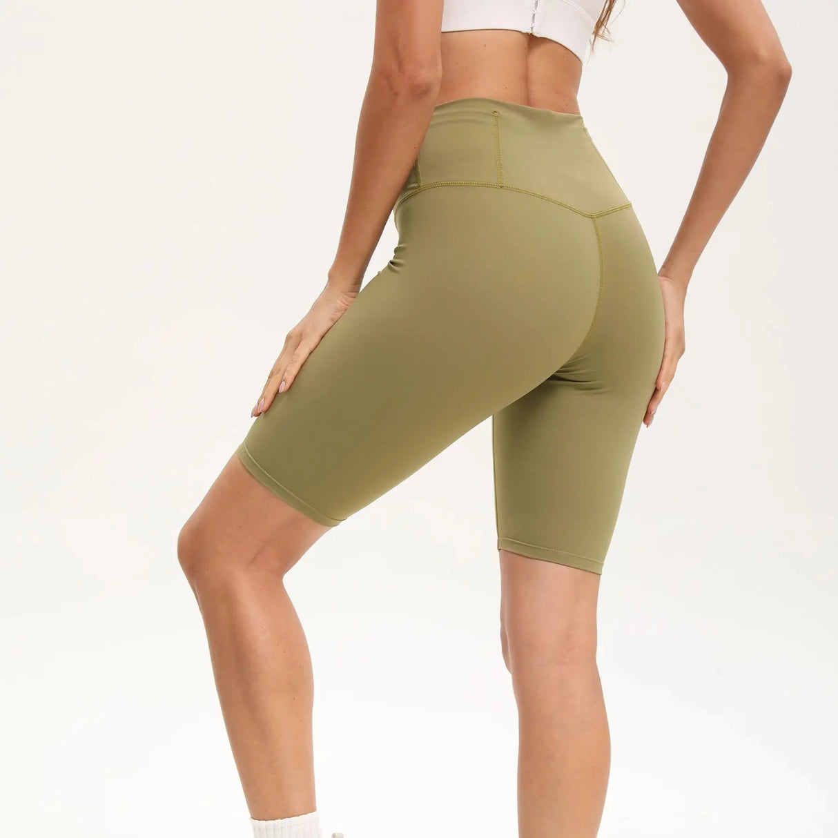 شورت نسائي عالي الخصر بثلاثة جيوب لركوب الدراجات