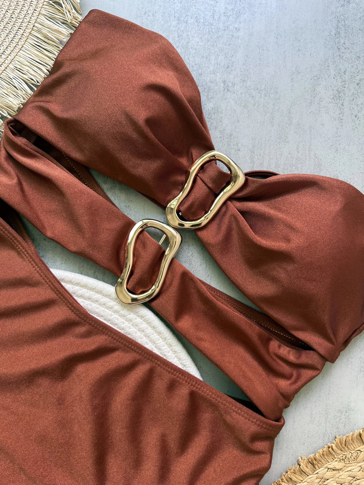 ملابس سباحة نسائية باندو بحلقة معدنية