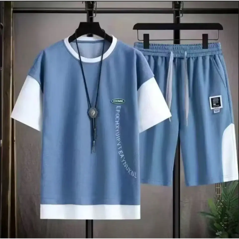 هوديس وبلوزات Y2k