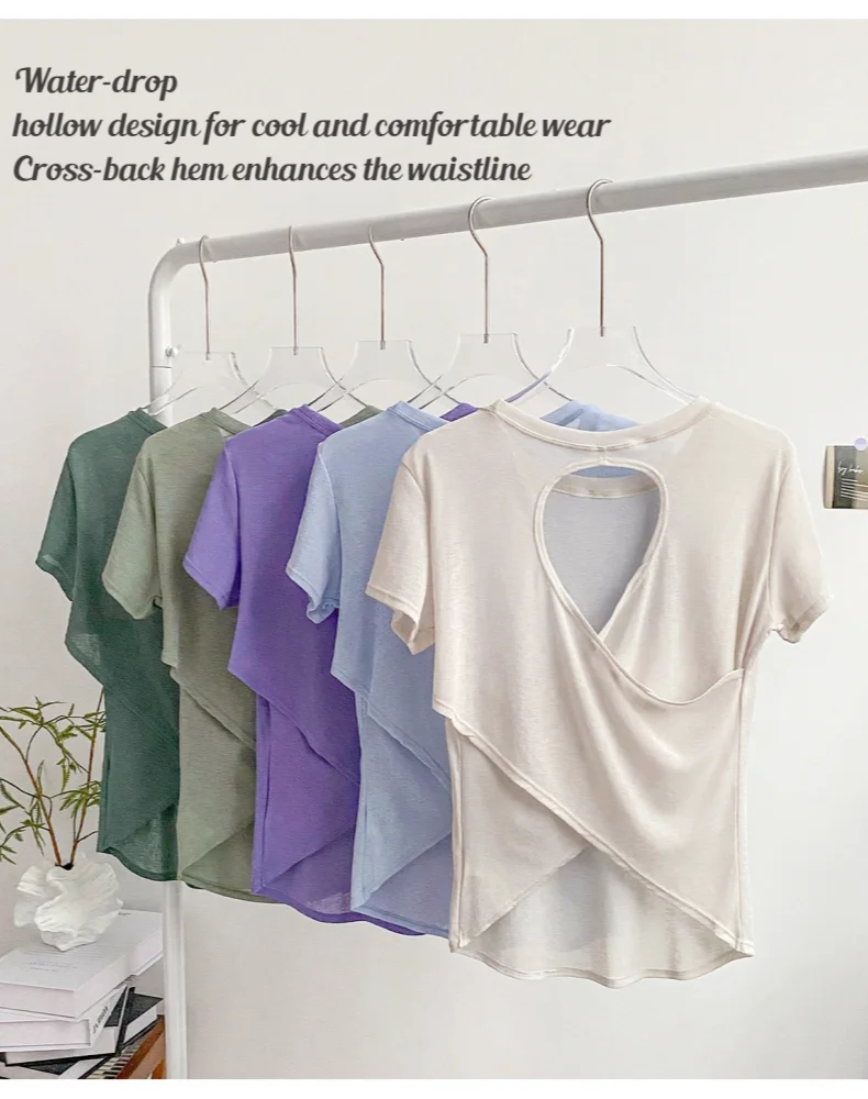 قميص يوغا قصير مفتوح الظهر للنساء