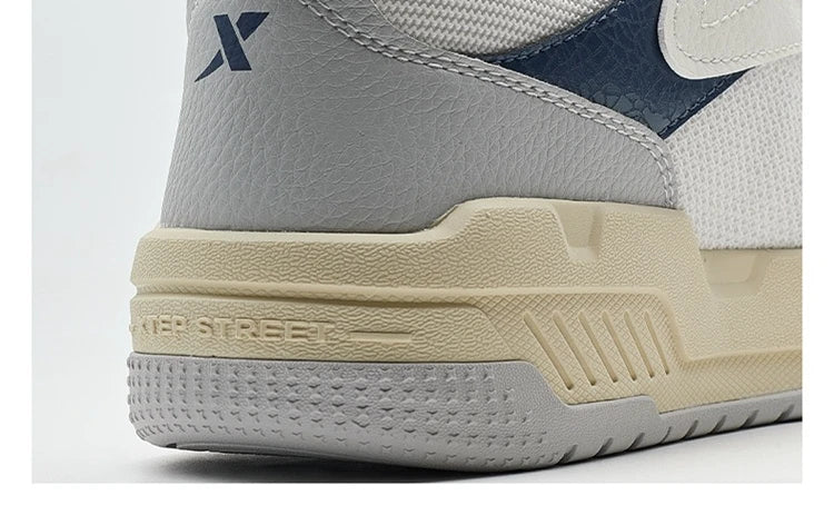 حذاء رياضي Xtep للرجال بنعل سميك للتزلج على الألواح