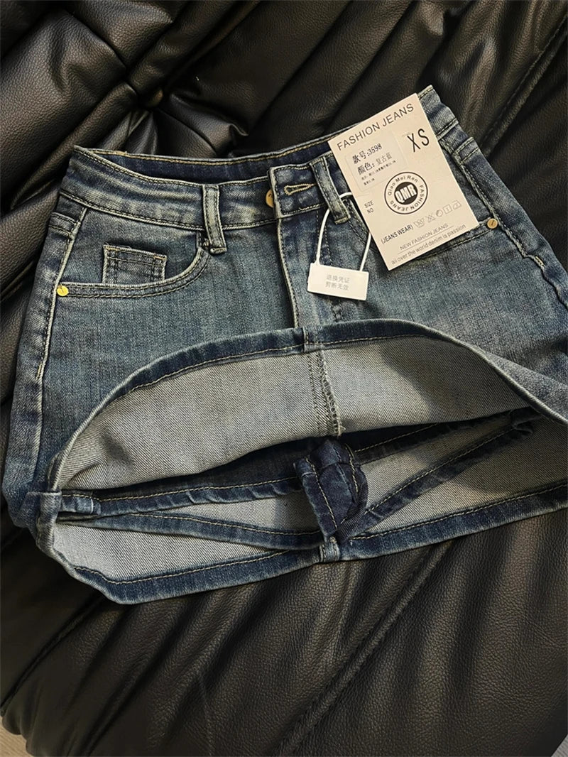 شورت جينز بتنورة قصيرة على شكل حرف A من 90sRider™ (نمط كلاسيكي أزرق Y2K)