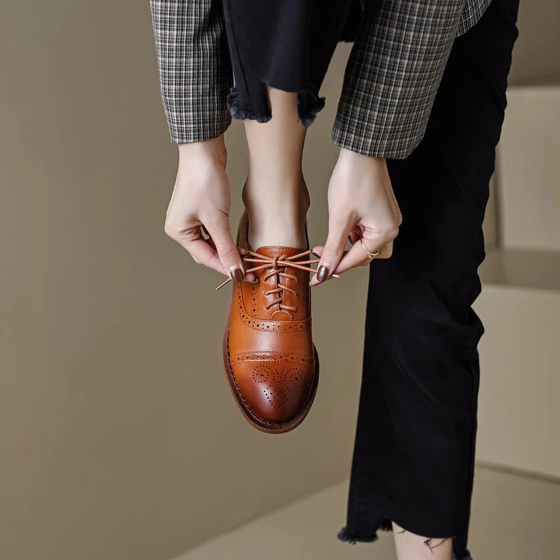 أحذية بروغ جلدية نسائية – 2025