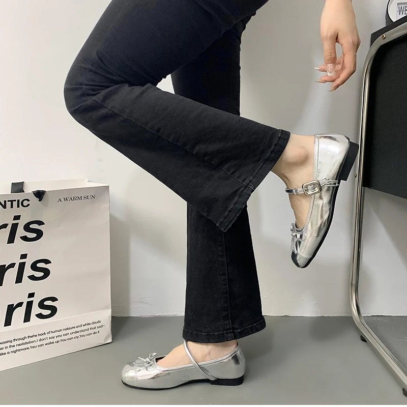 أحذية نسائية فاخرة بدون رباط من ماركة لوفرز