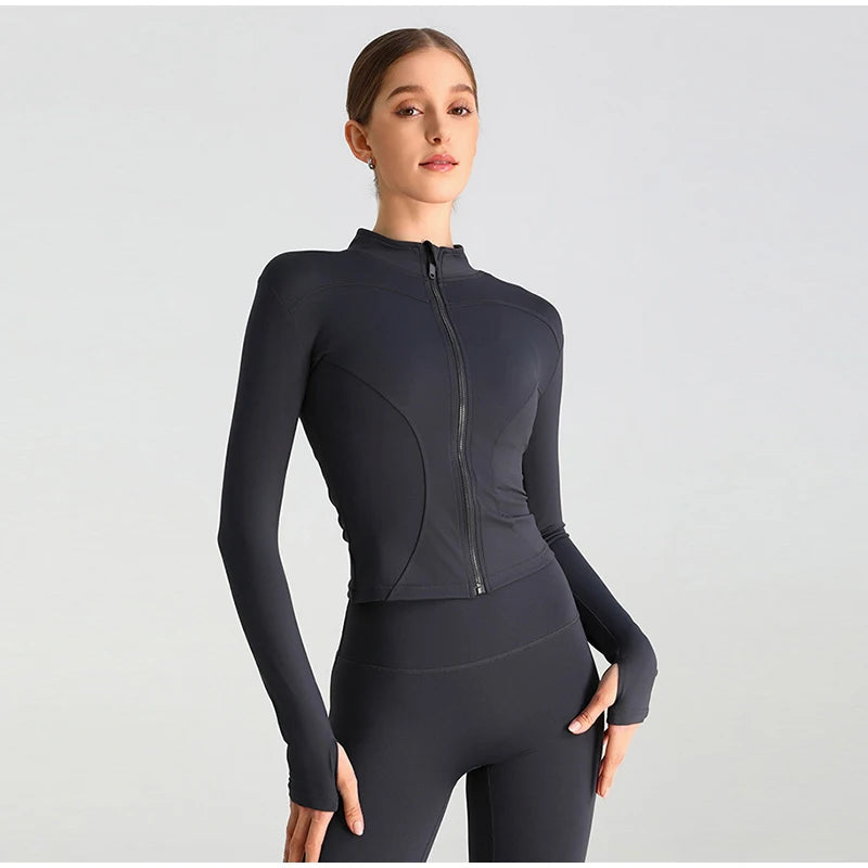 سترة يوجا نسائية بسحاب وقصّة Slim Fit