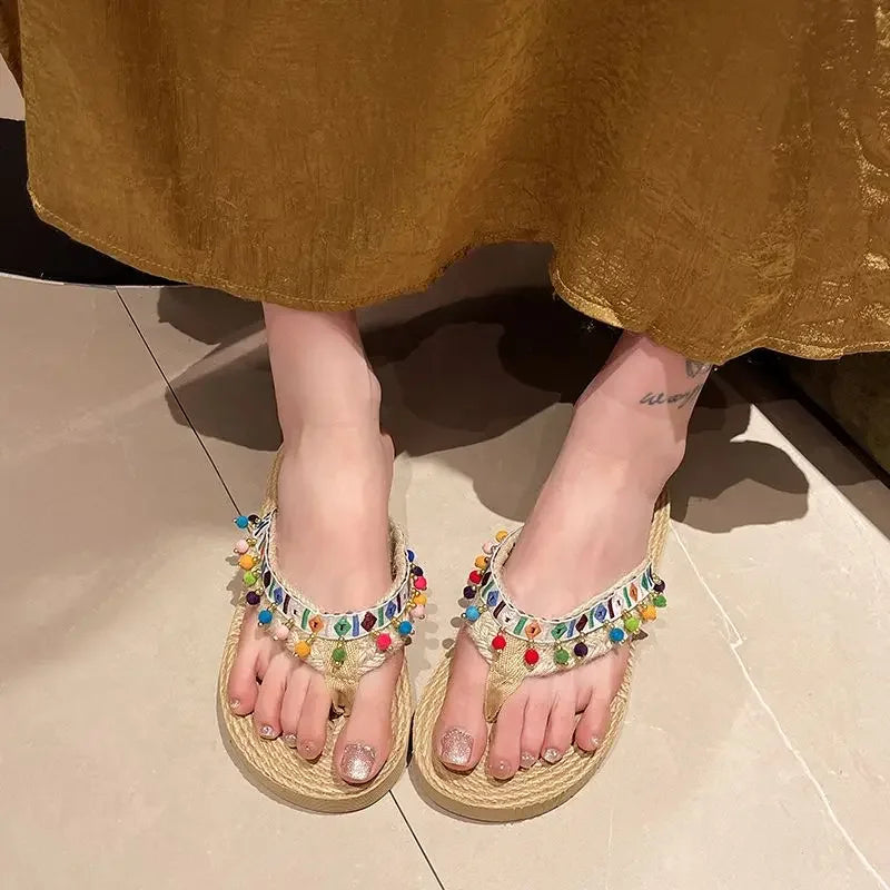 صنادل شاطئ نسائية بكعب منخفض ومضادة للانزلاق