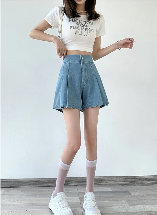 Women's Loose Pleated Denim Shorts