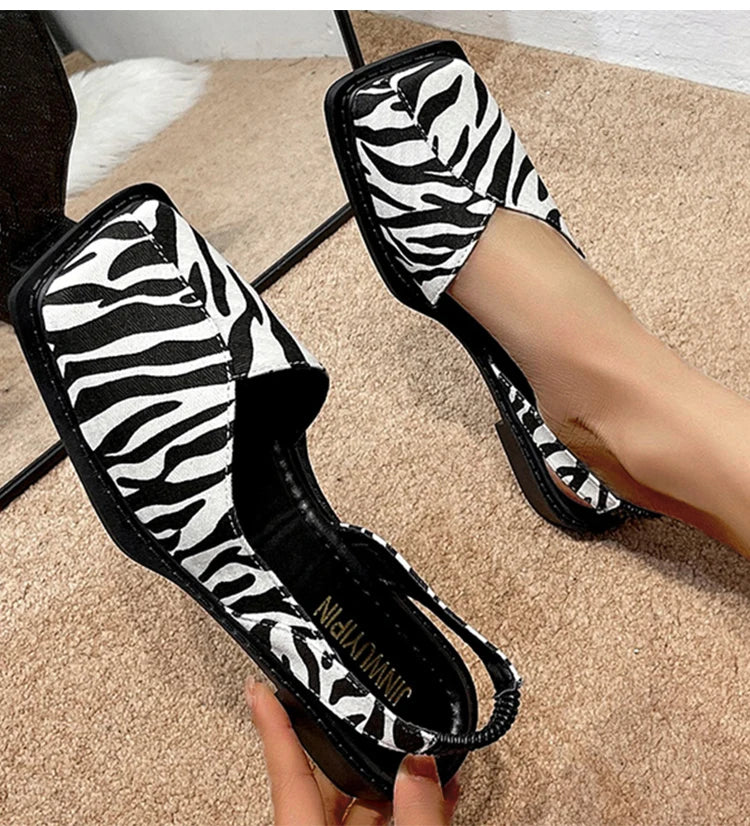 صنادل أنيقة سهلة الارتداء – صيف 2025