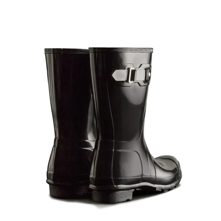 حذاء نسائي من الجلد المطرز حتى منتصف الساق