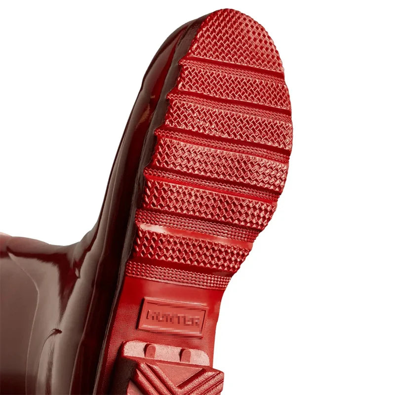 حذاء نسائي من الجلد المطرز حتى منتصف الساق