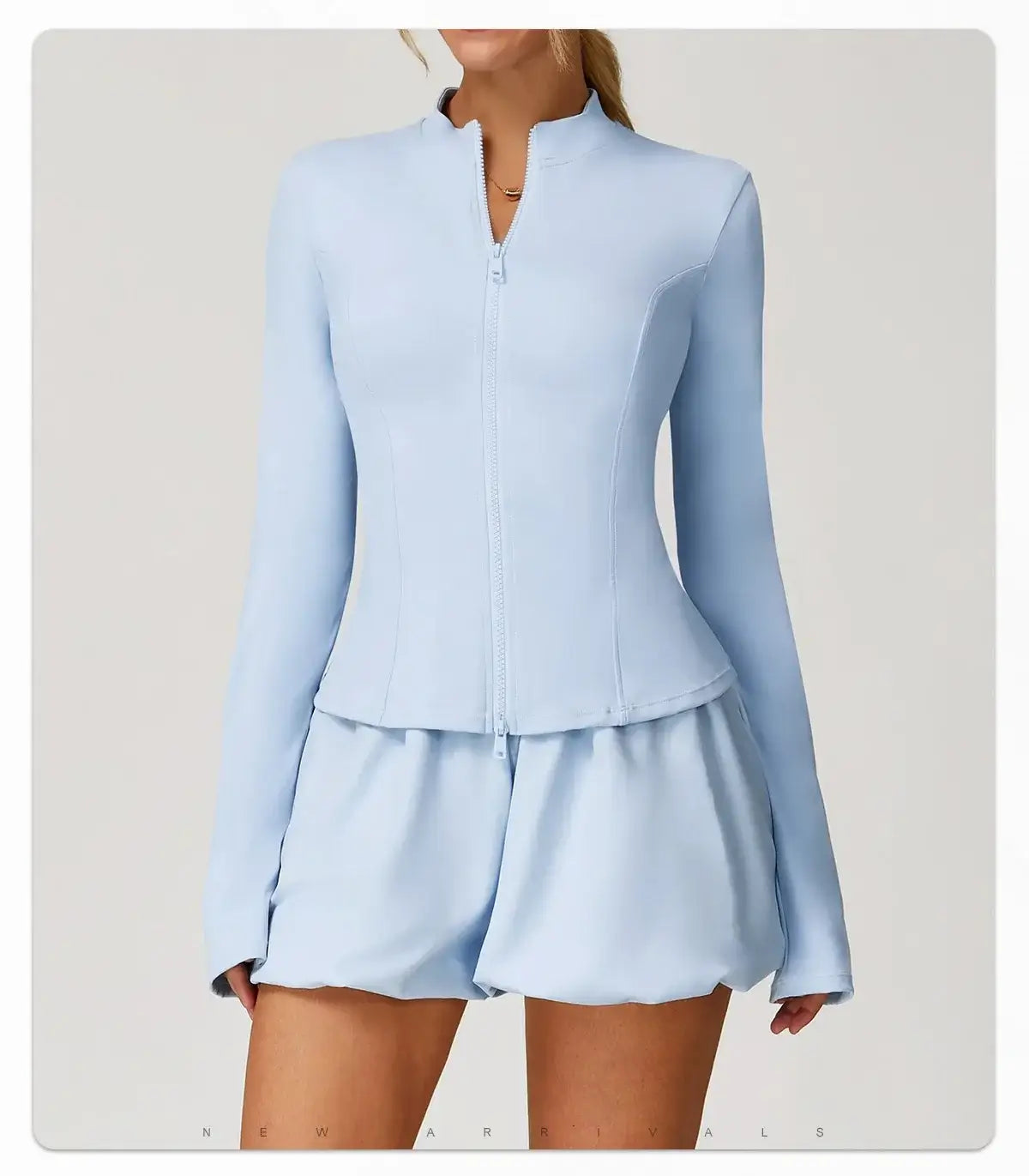 سترة تدريب نسائية مرنة بقصّة Slim Fit