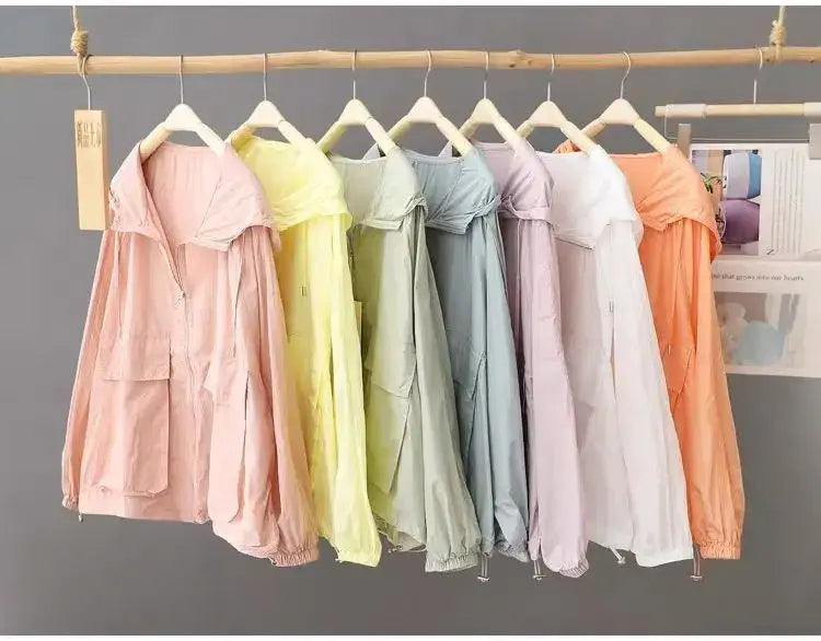 سترة نسائية خفيفة الوزن مقاومة للرياح بغطاء للرأس