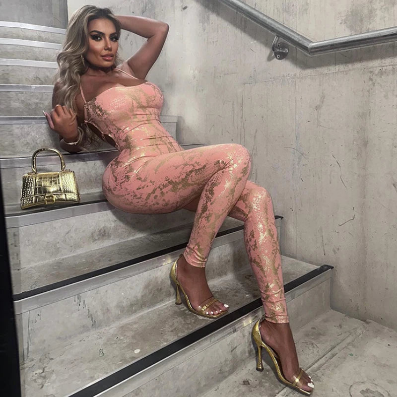 شيمارا™ – جمبسوت صيفي بظهر متقاطع (لامع، منعش، ومناسب للخروجات الليلية)