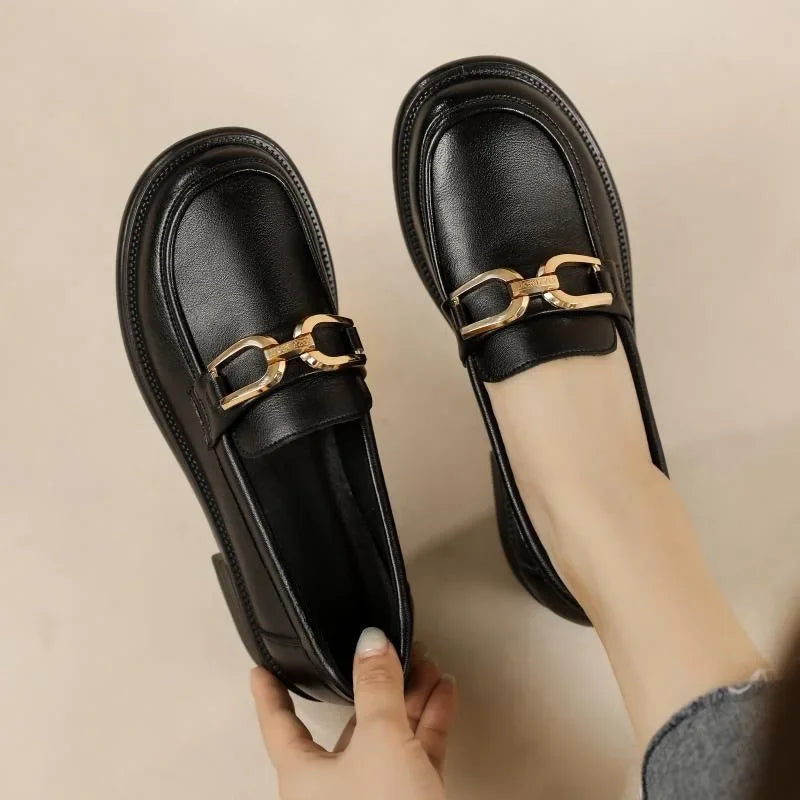 حذاء فاخر بكعب عالٍ وسلسلة معدنية - ٢٠٢٥