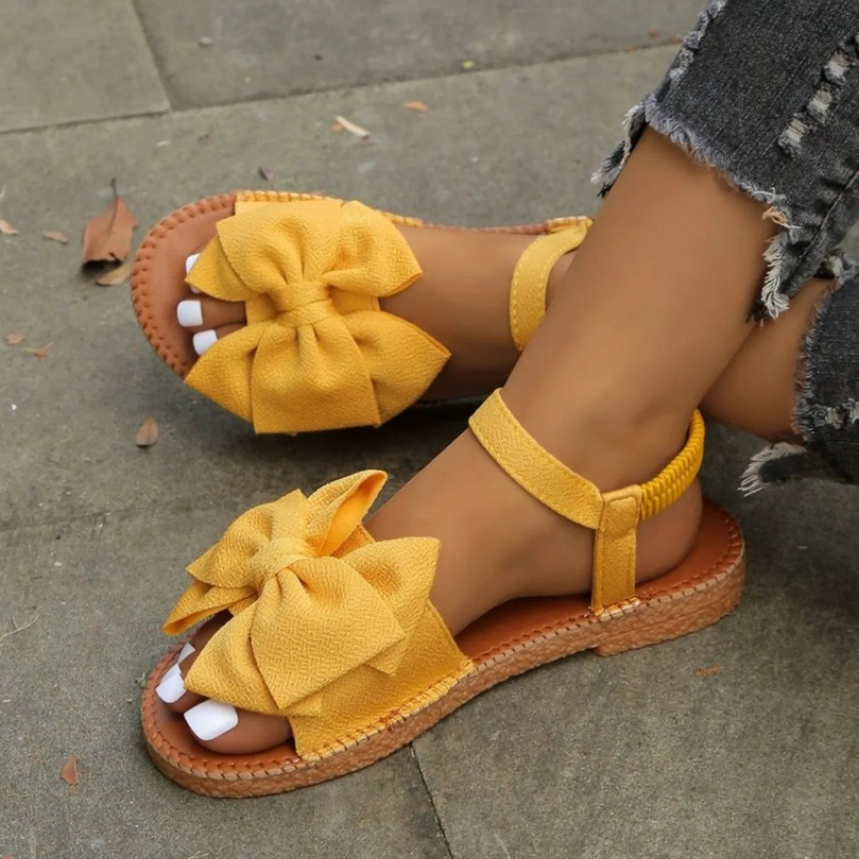 صنادل صيفية كاجوال بربطة عنق للنساء