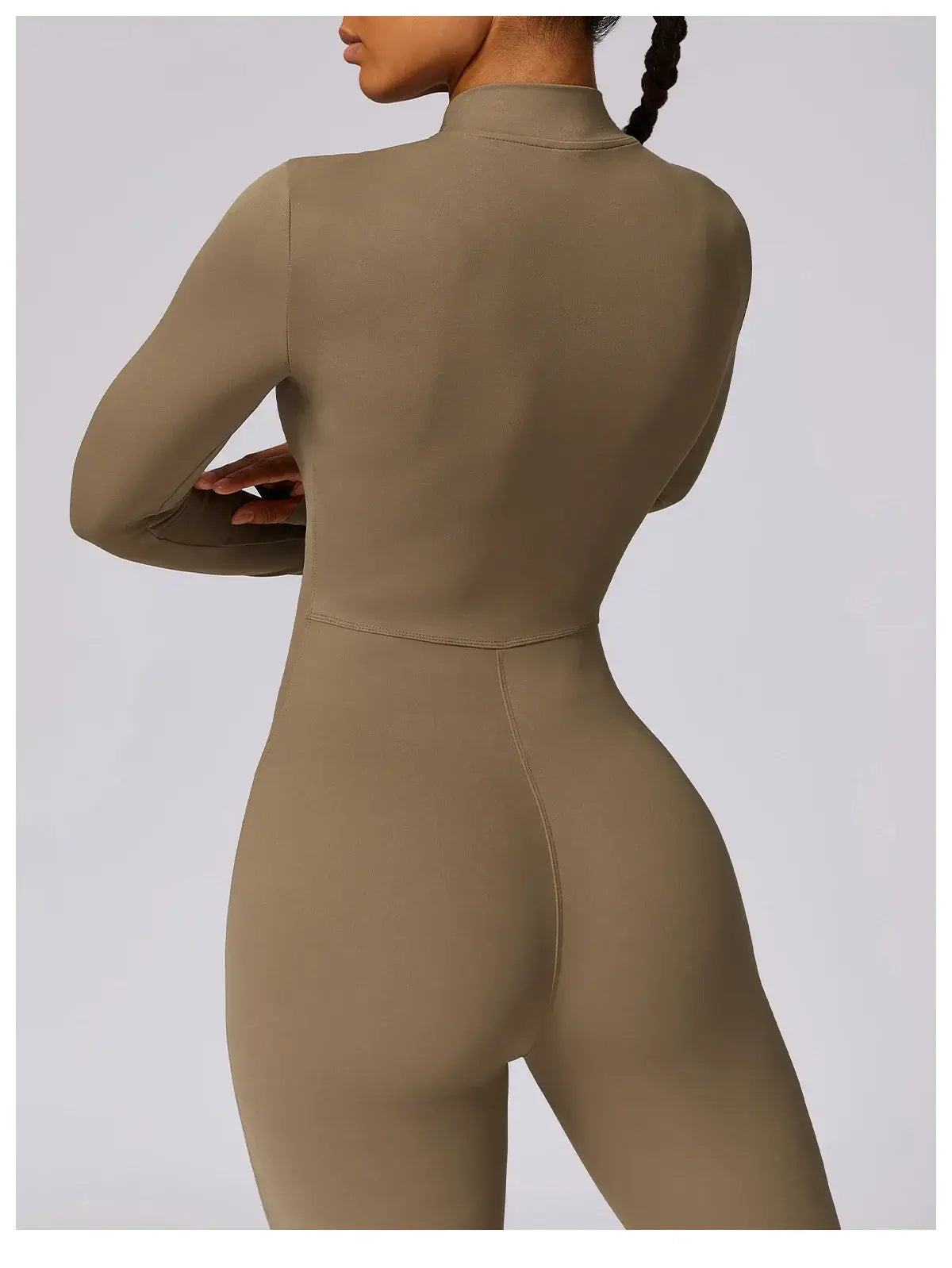 جمبسوت رياضي نسائي بأكمام طويلة وسحاب