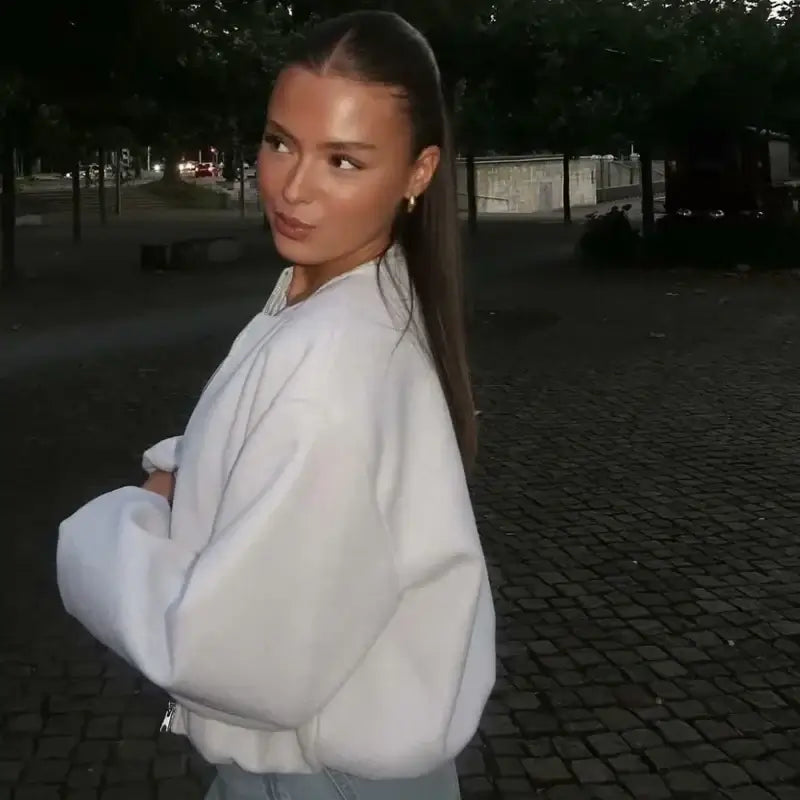 سترة بومبر نسائية قصيرة