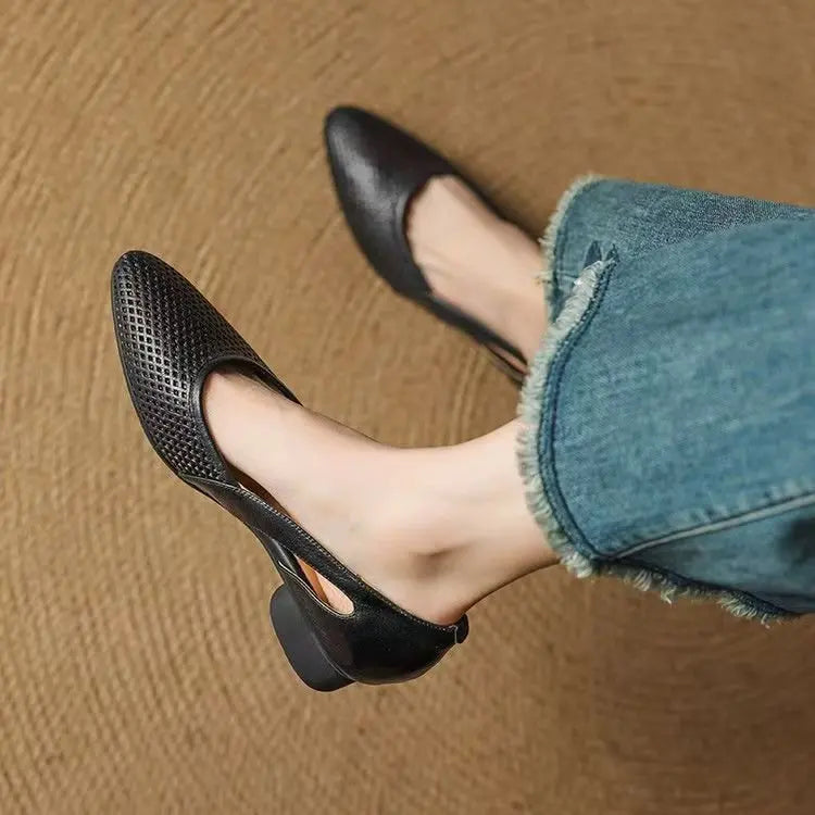 حذاء بكعب مدبب ومثقب - تصميم أنيق وجيد التهوية 2025