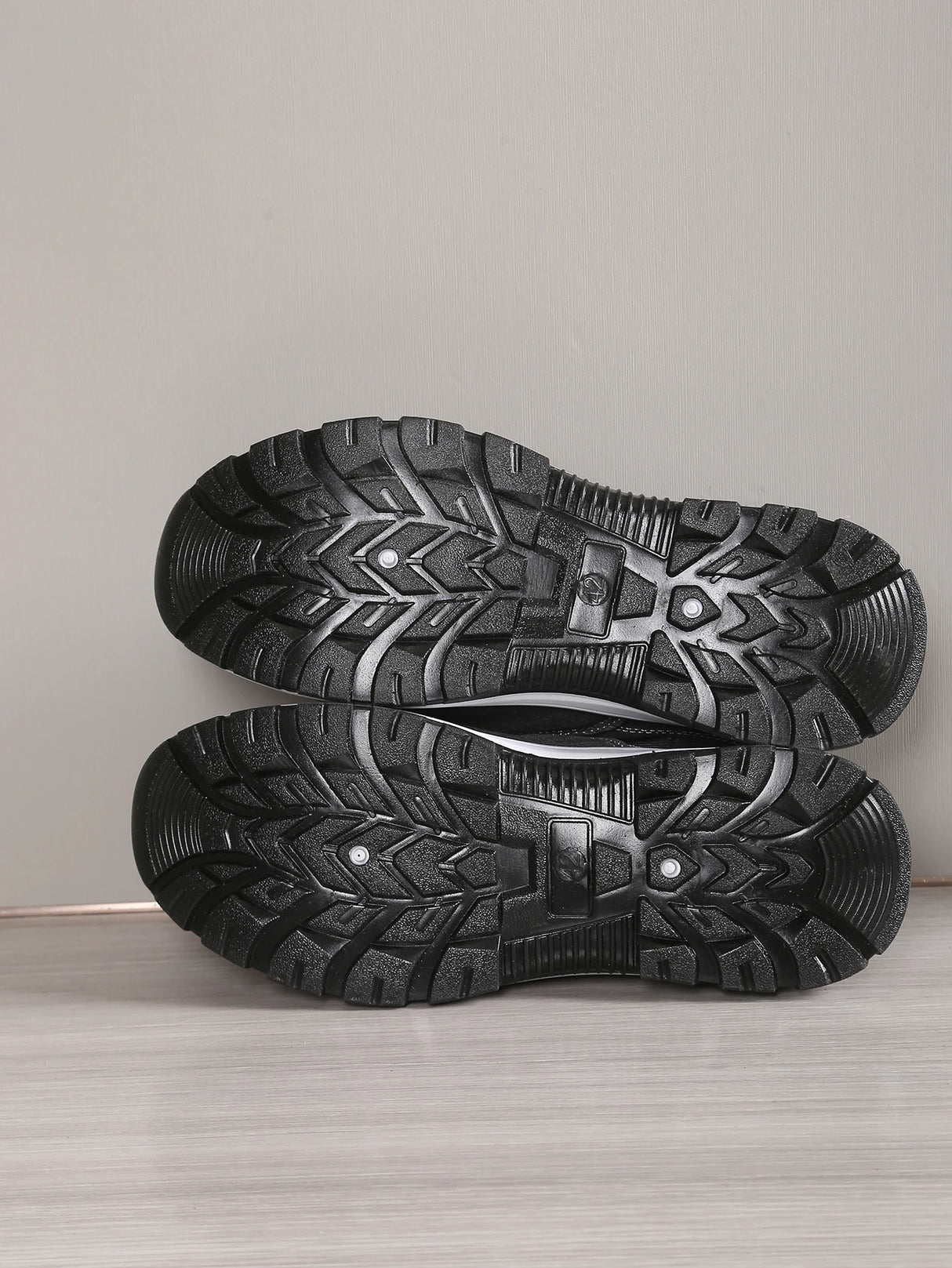 Men Flying Mesh Sports Sneakers