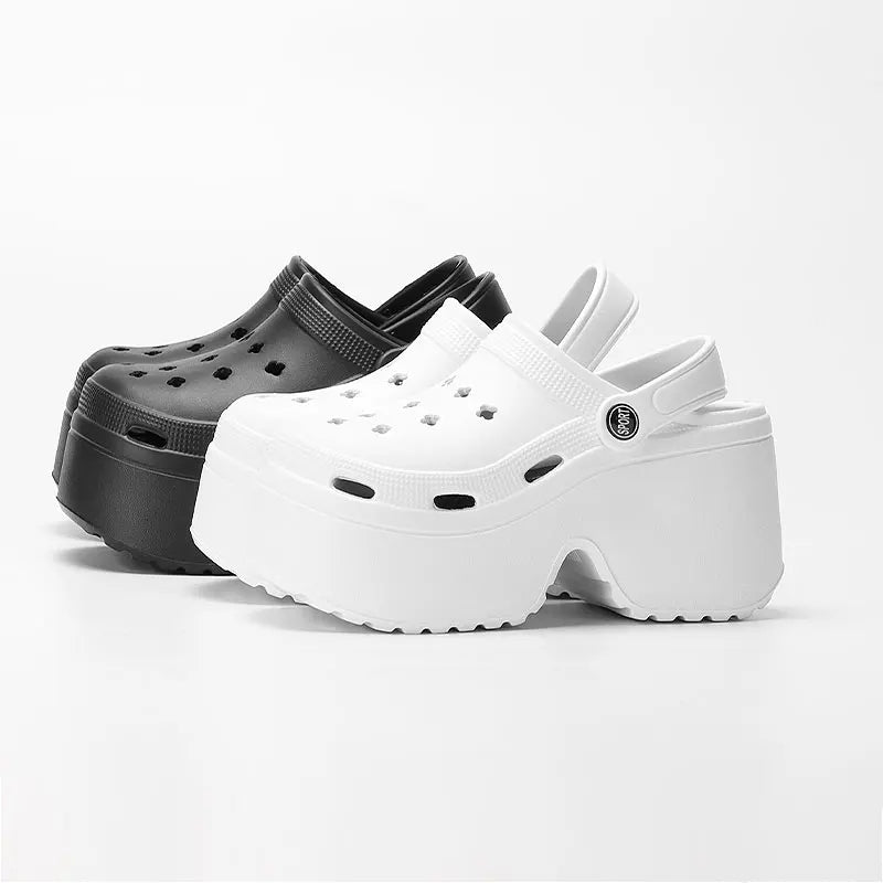 صنادل إسفينية مغلقة من الأمام – صيف 2025