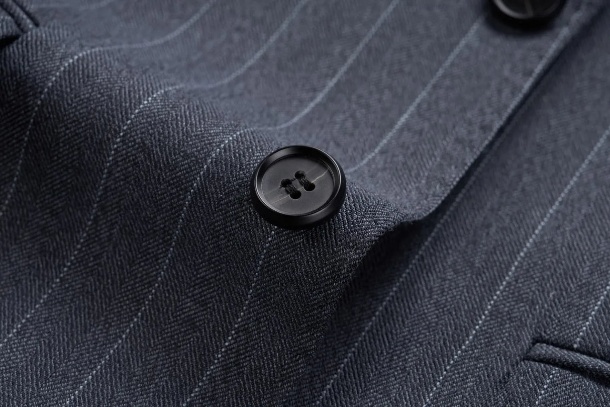 بدلة زفاف إيطالية مصممة خصيصًا للرجال