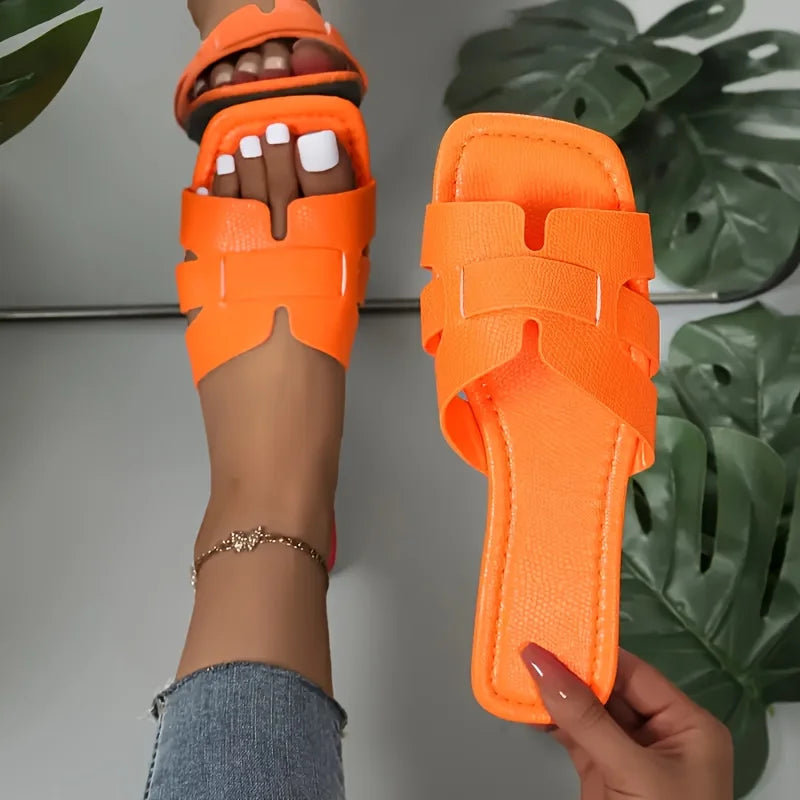 صنادل نسائية مسطحة مفتوحة من الأمام