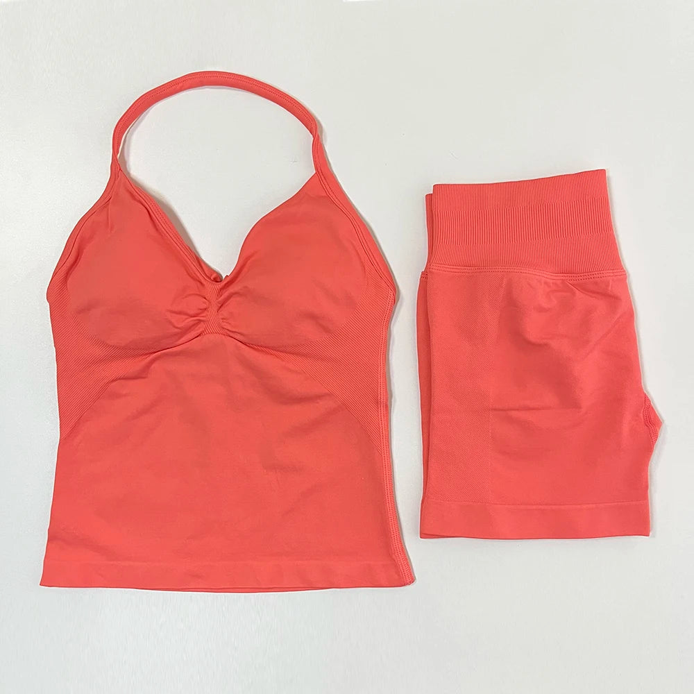 ملابس نوم صيفية نسائية مزينة بالزهور