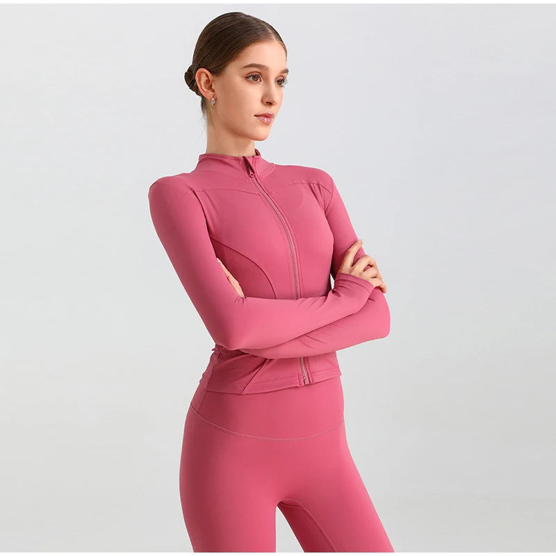 سترة يوجا نسائية بسحاب وقصّة Slim Fit