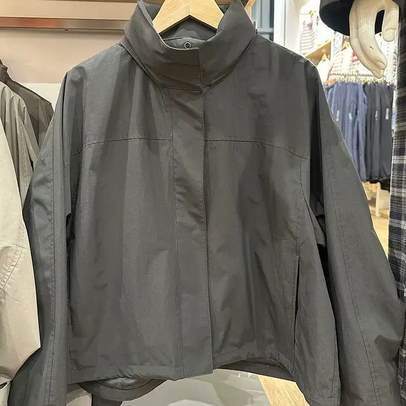 معطف نسائي رقيق بغطاء للرأس واقٍ من الرياح